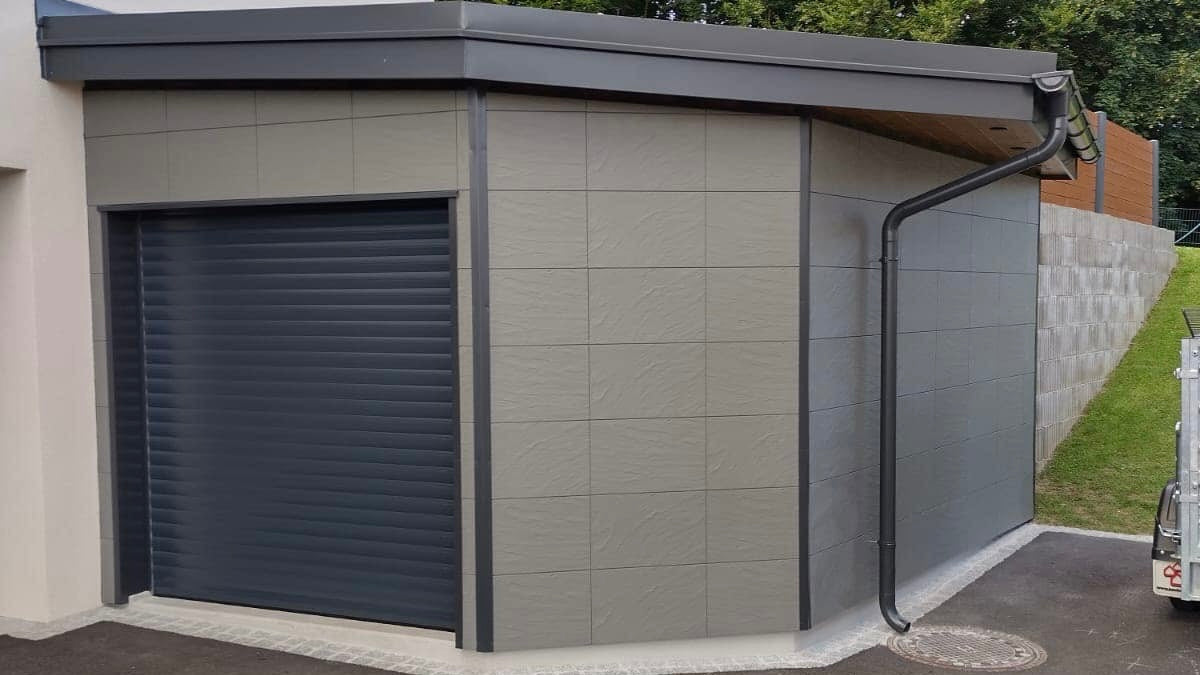 Edle Schieferoptik für Geräteschuppen & Kleingarage: Verkleidung mit Zierer Fassadenplatten