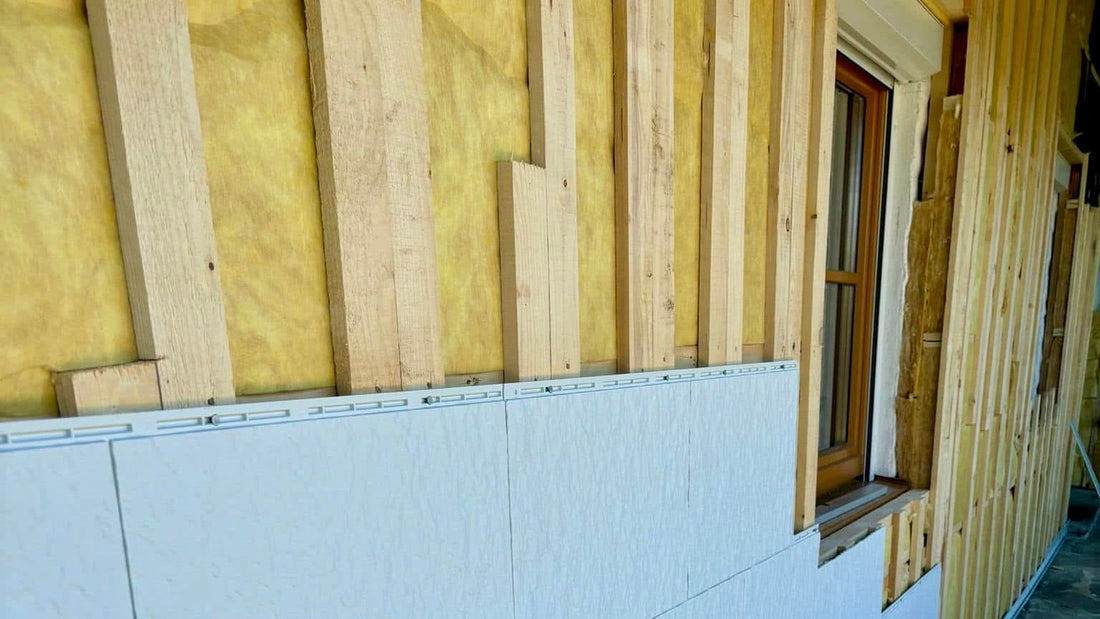 Aufbau vorgehängte hinterlüftete Fassade mit diffusionsoffener Mineralwolle und Holzunterkonstruktion
