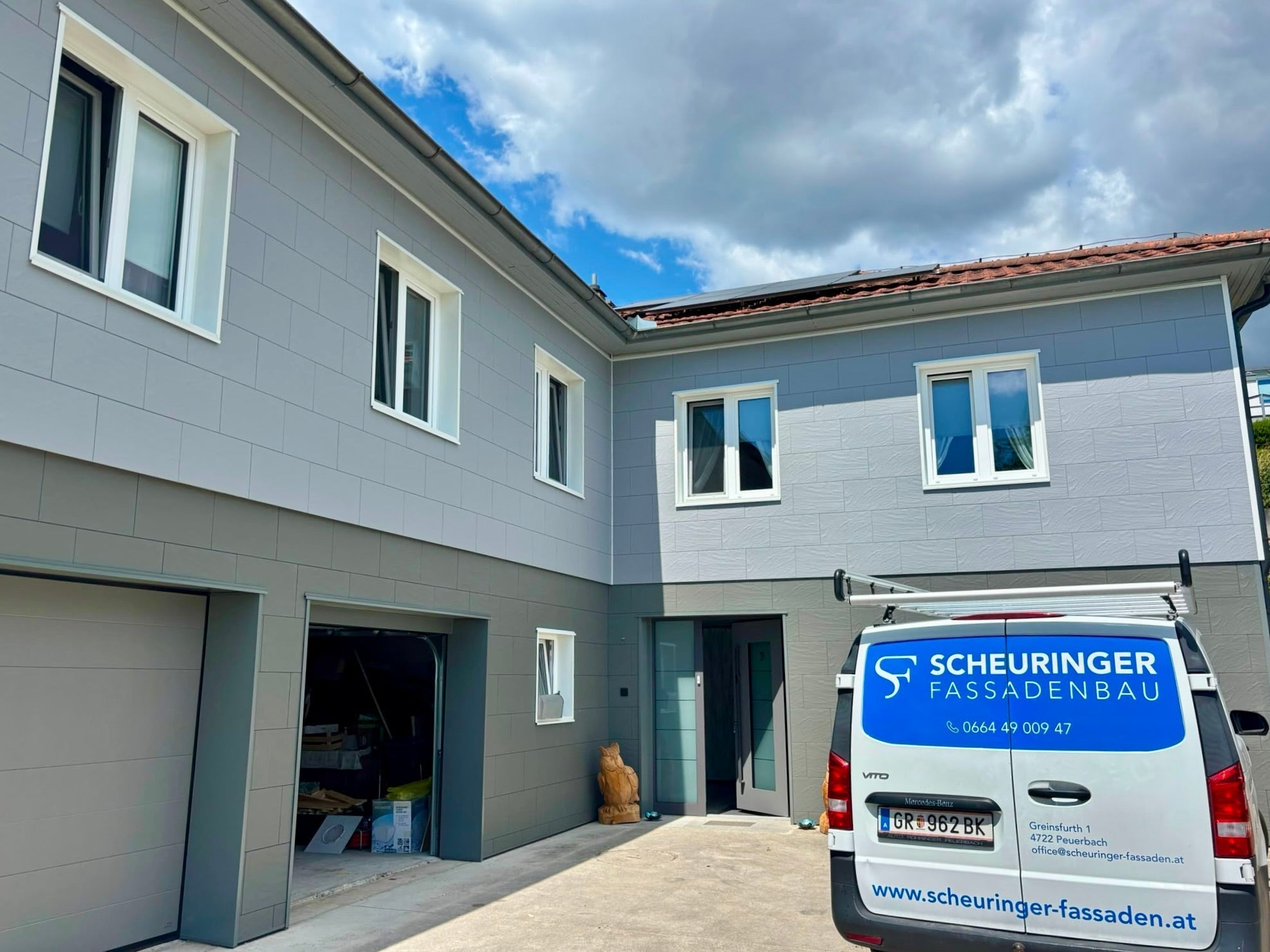 Zierer Fassadensysteme in Signalgrau & Steingrau: Moderne Optik, Langlebigkeit & Montageanleitung